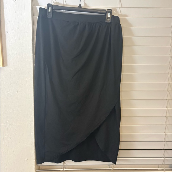 white birch Dresses & Skirts - White Birch Asymmetrical Black Skirt